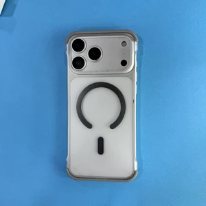 Silicone case + mag safe