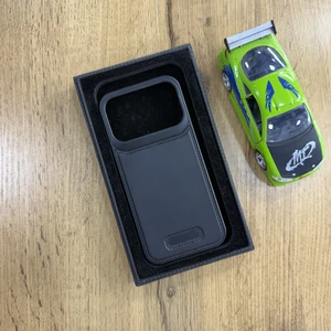 Metal case (magnetic)