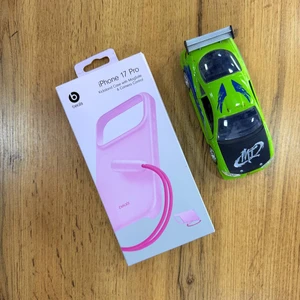 Beats with kickstand case