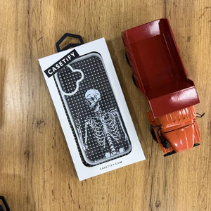 Skeleton case белый