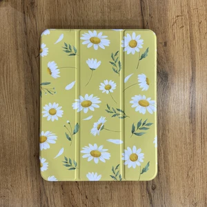Yellow case for Ipad A16