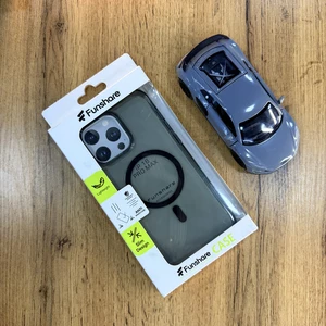 Clear case dark for 16 pro max