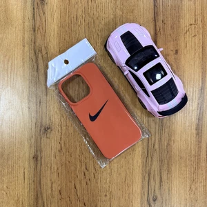 Nike case на 16 pro