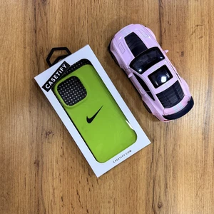 Nike case на 16 pro