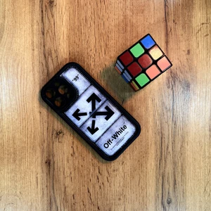 Off-white puffer case на 15 Pro max